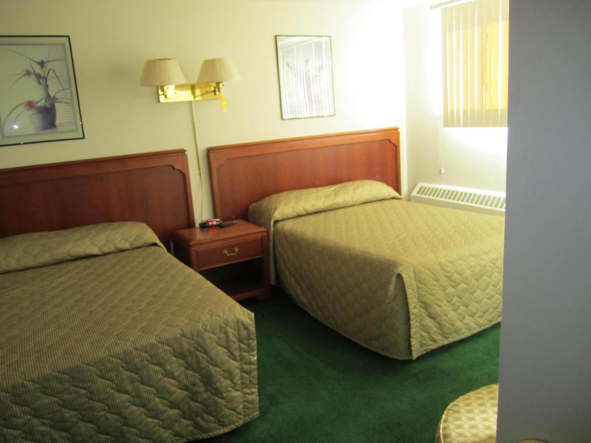Canadiana Motel Hanover Buitenkant foto