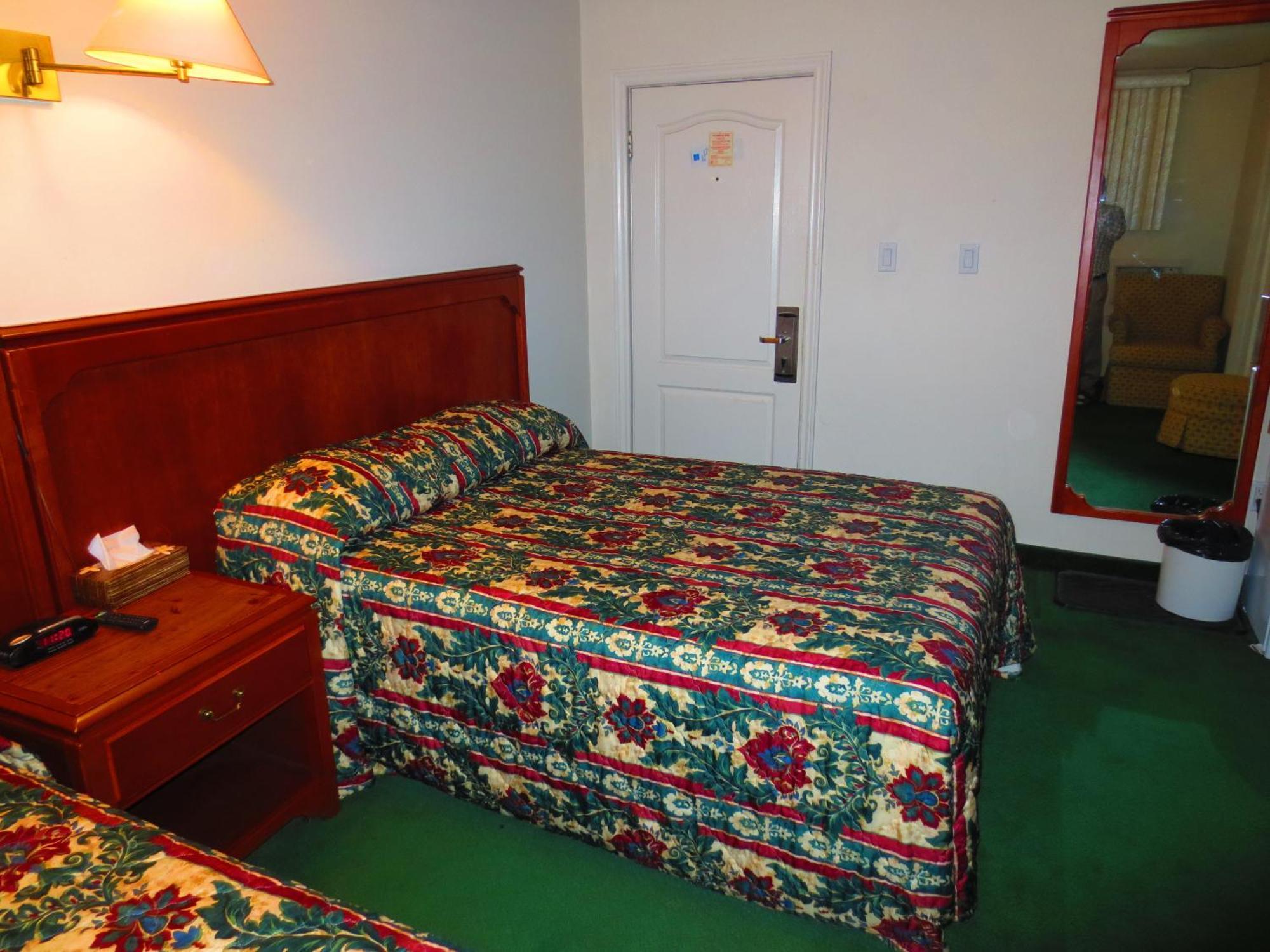 Canadiana Motel Hanover Buitenkant foto